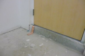 A copper grounding strip reduces charge disparities between the instrument bay and the control room.